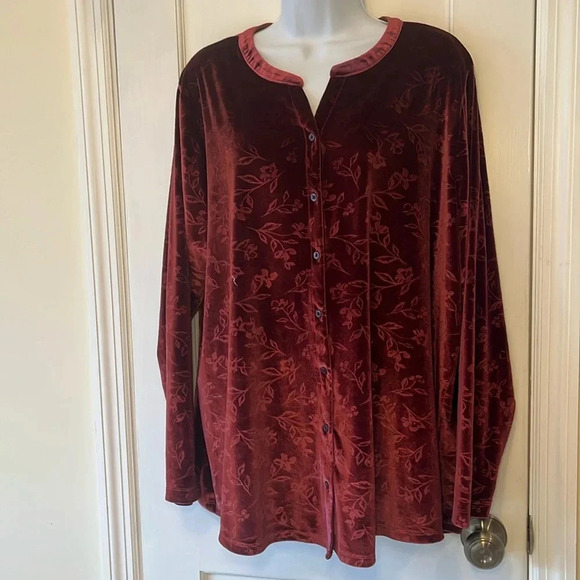 Velvety Top Women's 1X 16W–18W Flowy Long Button Front Tunic Wine Red Floral - Picture 1 of 17